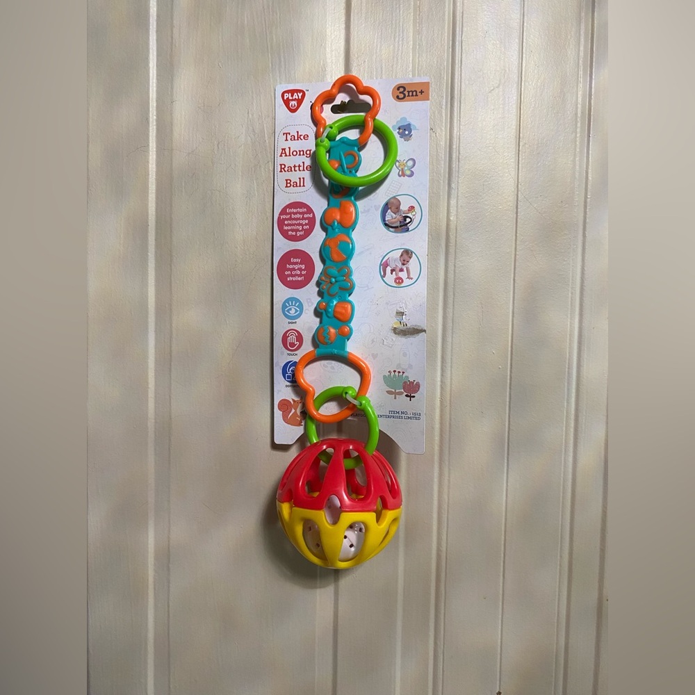 BRAND NEW PLAYGO INFANT & TODDLER TAKE ALONG RATTLE BALL 3+